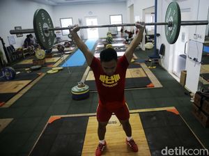 Eko Yuli Tak Halangi Putrinya Jika ingin Jadi Lifter