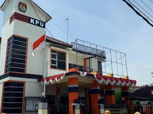 Jelang Pilbup, 34 Ribu Pemilih di Bojonegoro Belum Kantongi e-KTP Jelang Pilbup, 34 Ribu Pemilih di Bojonegoro Belum Kantongi e-KTP
