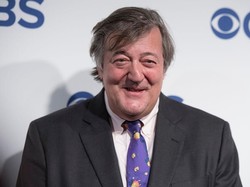Aktor Stephen Fry Ceritakan Perjuangannya Melawan Kanker Prostat