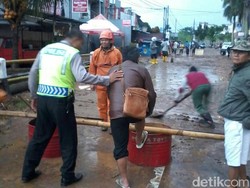 Banjir Sergap Bandung Timur, Sejumlah Jalan di Antapani Ditutup