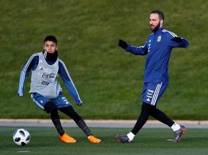 Kesempatan Higuain untuk Meyakinkan Sampaoli