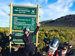 Taklukkan 7 Benua Naik Motor Trail, Ini Nenek Gaul Sedunia