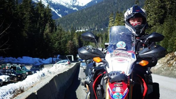 Foto: Nenek Ini Taklukkan 7 Benua Pakai Motor Trail