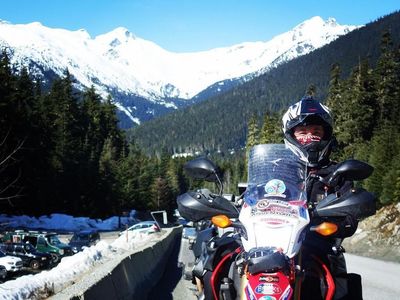 Foto: Nenek Ini Taklukkan 7 Benua Pakai Motor Trail