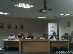 Pengusaha dan Pemerintah Cari Solusi Macet Tol Jakarta-Cikampek