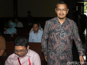 Politikus PKS Yudi Widiana Dieksekusi ke Lapas Sukamiskin Politikus PKS Yudi Widiana Dieksekusi ke Lapas Sukamiskin