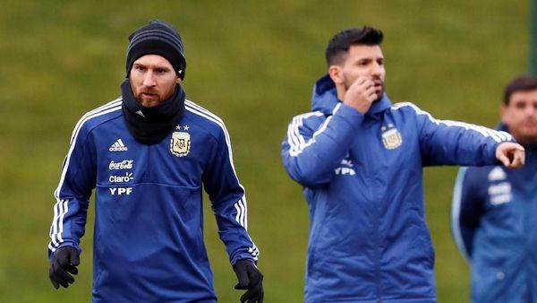 Halo Manchester! Messi Datang