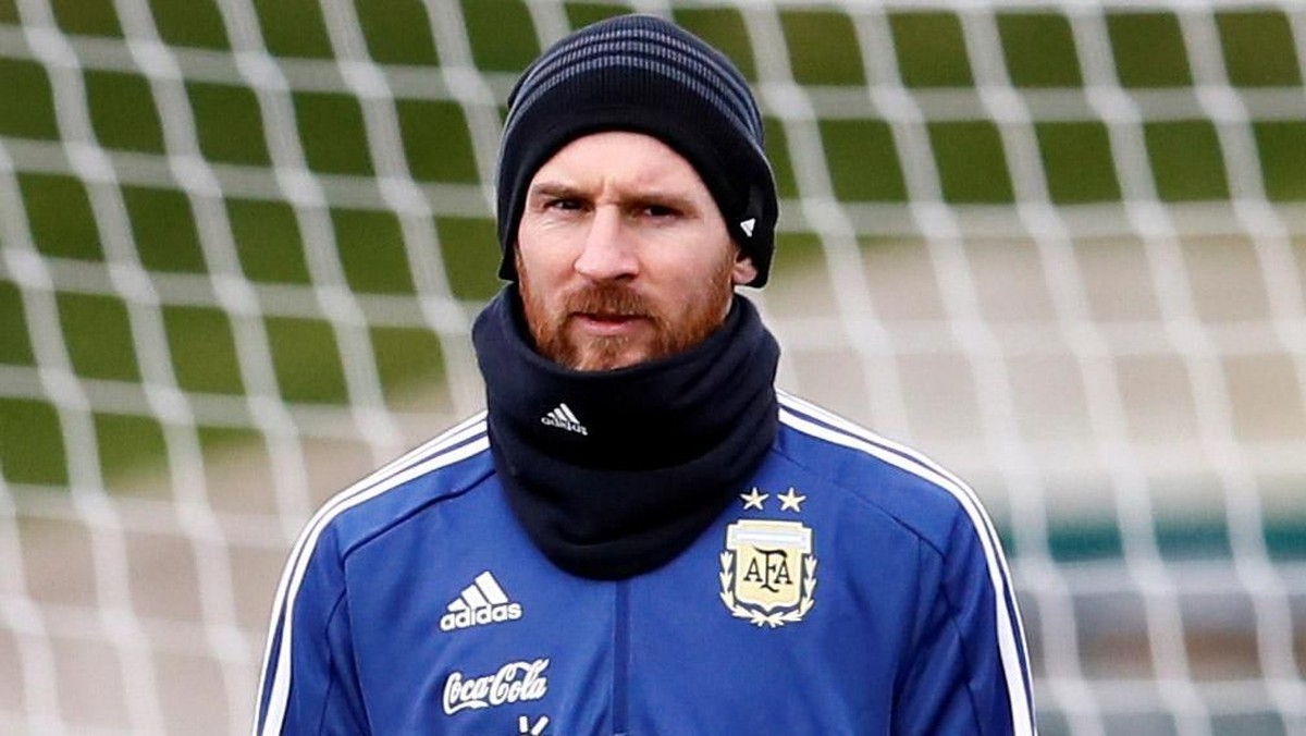Satu Lionel Messi tak cukup untuk Timnas Argentina, kalau bisa ada tiga sekaligus (Reuters/Jason Cairnduff)