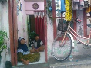 Sedih Tapi Gembira, Ini Cerita Penerima KIP Dalam Karung