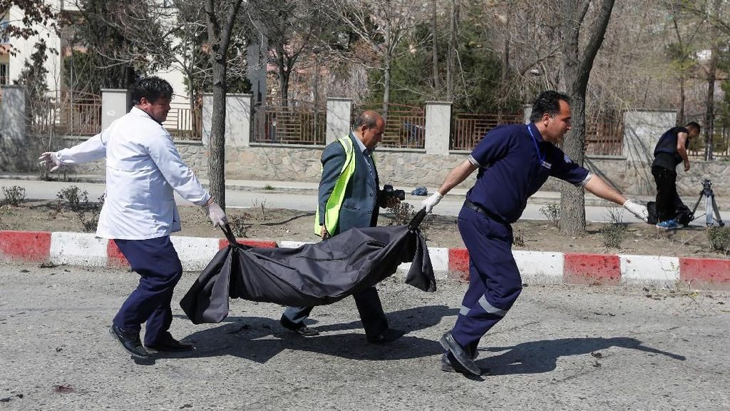 Foto: Bom Bunuh Diri Guncang Kabul, Begini Situasinya