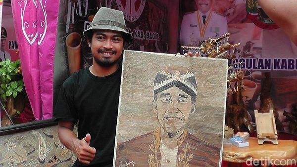 Foto: Sampah Pelepah Pisang Disulap Jadi Lukisan