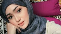 Suzana Manaf, WAGs Berhijab Pendatang Baru di Paddock MotoGP