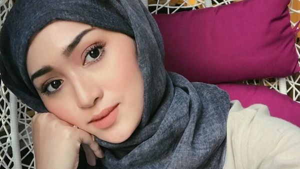 Suzana Manaf, WAGs Berhijab Pendatang Baru di Paddock MotoGP