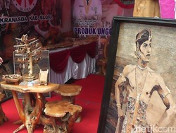 Di Tangan Pria Blora Ini, Sampah Pelepah Pisang Jadi Secantik Ini