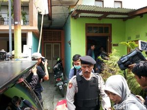 Giliran Rumah Wakil Ketua DPRD Kota Malang Digeledah KPK Giliran Rumah Wakil Ketua DPRD Kota Malang Digeledah KPK