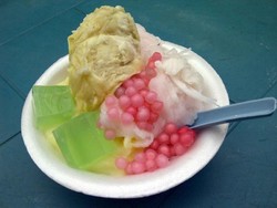 Ke Semarang, Jangan Lupa Mampir Jajan Es Puter Cong Lik yang Legendaris