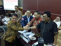 Zulkifli Hasan Pimpin Rapat Tambahan Kursi Pimpinan MPR