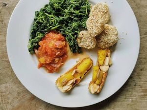 Menu Diet Sehat Ala Hughes Hingga Pose Brandon Salim Nyicip Sushi Menu Diet Sehat Ala Hughes Hingga Pose Brandon Salim Nyicip Sushi