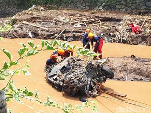Terseret Banjir sampai 10 Km, Xenia Tak Berbentuk Lagi