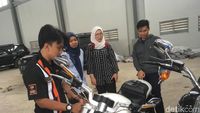 Melihat Teknisi Harley Davidson Rawat Moge Sitaan KPK
