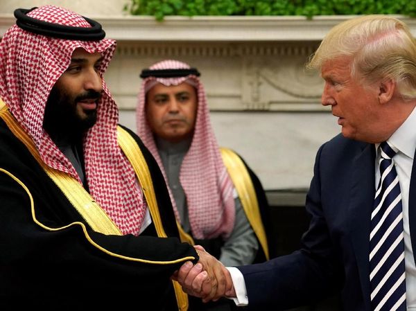 Foto: Senyum dan Tawa Putra Mahkota Saudi Saat Bertemu Trump