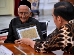 Nyak Sandang akan Jalani Operasi Katarak di RSPAD