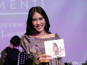 Malas Pakai Mobil, Alika Islamadina Pilih Mudik Naik Kereta