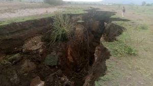 Penampakan Retakan di Kenya yang Diprediksi Belah Benua Afrika