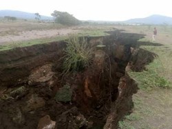 Kata Warga Dekat Retakan Kenya: Seperti Pacaran dengan Kematian