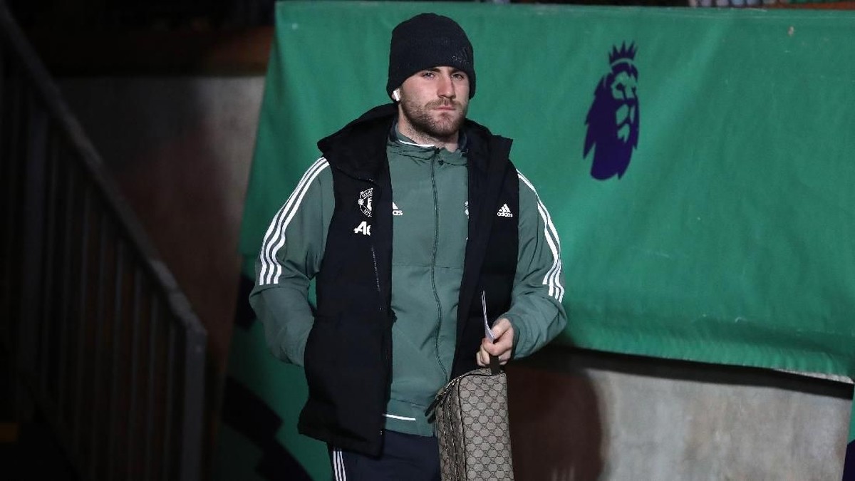 Performa Luke Shaw dapat kritik tajam dari Jose Mourinho (Foto: Catherine Ivill/Getty Images)