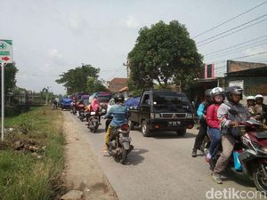Ada Penggantian Rel, Jalur Alternatif Semarang-Purwodadi Macet