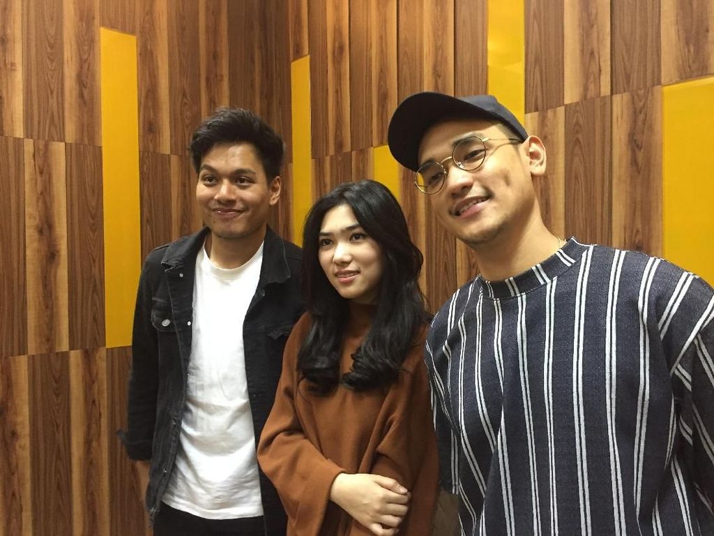 Isyana, Afgan, dan Rendy Pandugo Kolaborasi di Music in the Air Isyana, Afgan, dan Rendy Pandugo Kolaborasi di Music in the Air