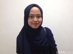 Jauh-jauh dari Padang, Wanita Ini Cari Kerja ke Senayan