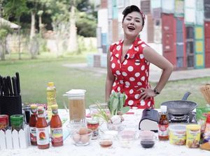 Siap Menikah, Ini Gaya Manis Chef Aiko Ketika Masak dan Ngopi Siap Menikah, Ini Gaya Manis Chef Aiko Ketika Masak dan Ngopi