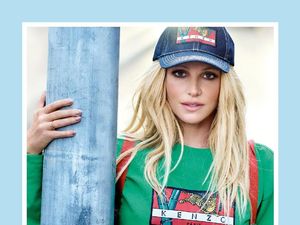 Jadi Wajah Kenzo, Britney Spears Pamer Perut Rata Jadi Wajah Kenzo, Britney Spears Pamer Perut Rata