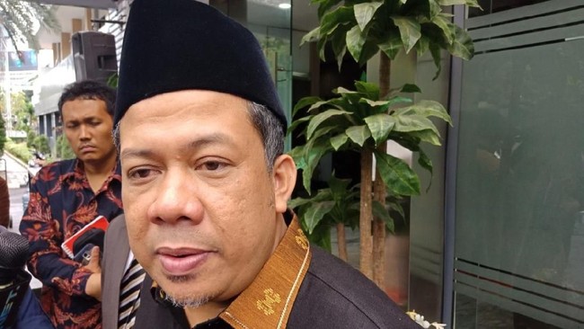Polisi Bersenjata Masuk Unri Geledah Teroris, Fahri Hamzah Protes Polisi Bersenjata Masuk Unri Geledah Teroris, Fahri Hamzah Protes