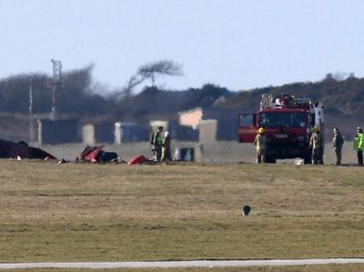 Foto: Pesawat Red Arrow Jatuh saat Latihan, Pilot Selamat