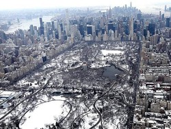 Melihat Central Park di New York yang Tertutup Salju dari Atas