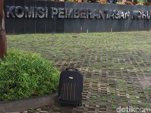 Koper Misterius Ditemukan di Depan KPK