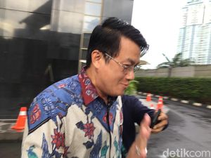 Usai Diperiksa KPK, Kakak Andi Narogong Kabur