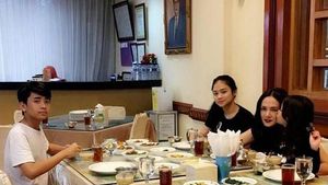 Ini Bukti Kalau Mulan Jameela Sering Makan Bareng Keluarga