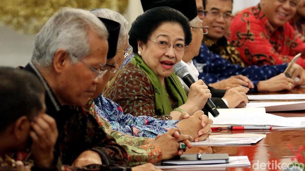 Foto: Megawati dkk Bahas Amandemen 1945 dengan Presiden Jokowi Foto: Megawati dkk Bahas Amandemen 1945 dengan Presiden Jokowi