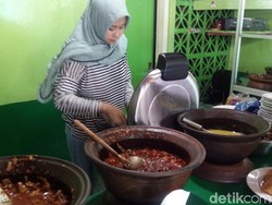 Mencicipi Brongkos Kambing Legendaris di Semarang