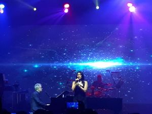 Konser David Foster and Friends di Surabaya Bikin Meleleh Konser David Foster and Friends di Surabaya Bikin Meleleh