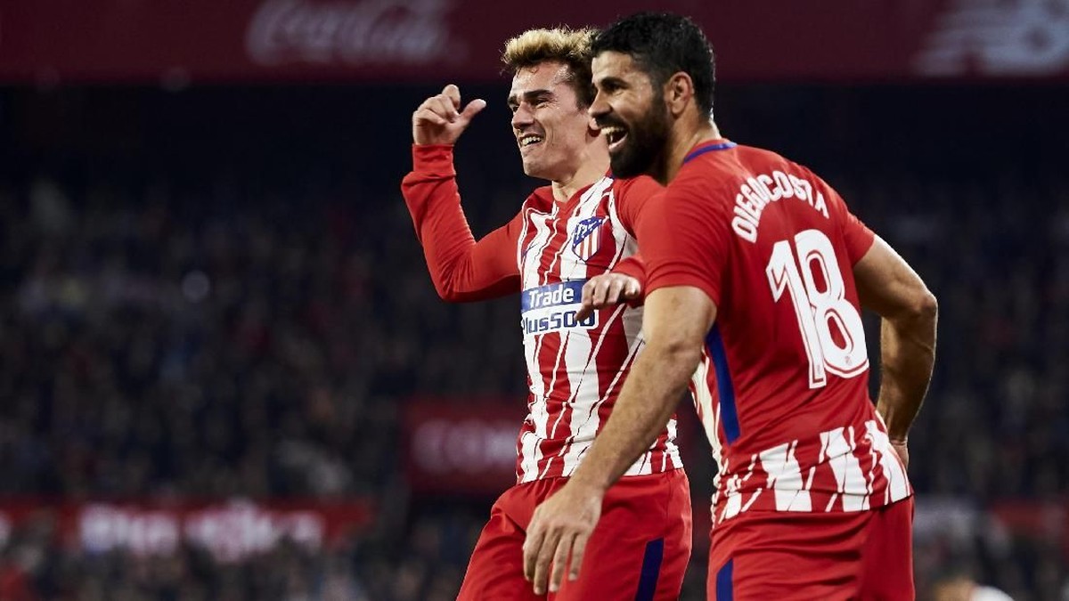 Diego Costa berharap Antoine Griezmann bertahan di Atletico Madrid. (Foto: Aitor Alcalde/Getty Images)