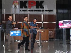 Eks Mendagri Diperiksa KPK Terkait Korupsi e-KTP Eks Mendagri Diperiksa KPK Terkait Korupsi e-KTP