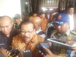 Pakdhe Karwo Sebut Harga Telur Melejit Imbas Kenaikan Pakan Ternak Pakdhe Karwo Sebut Harga Telur Melejit Imbas Kenaikan Pakan Ternak