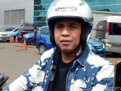Terciduk Jadi Tukang Parkir, Adik Billy Syahputra Didoakan Ayah Jadi Artis