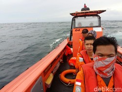 Kapal Nelayan Rusak dan Terombang-ambing di Demak, 2 ABK Hilang