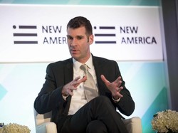 Penulis Novel Ghost Fleet Posting Foto Prabowo di Twitter